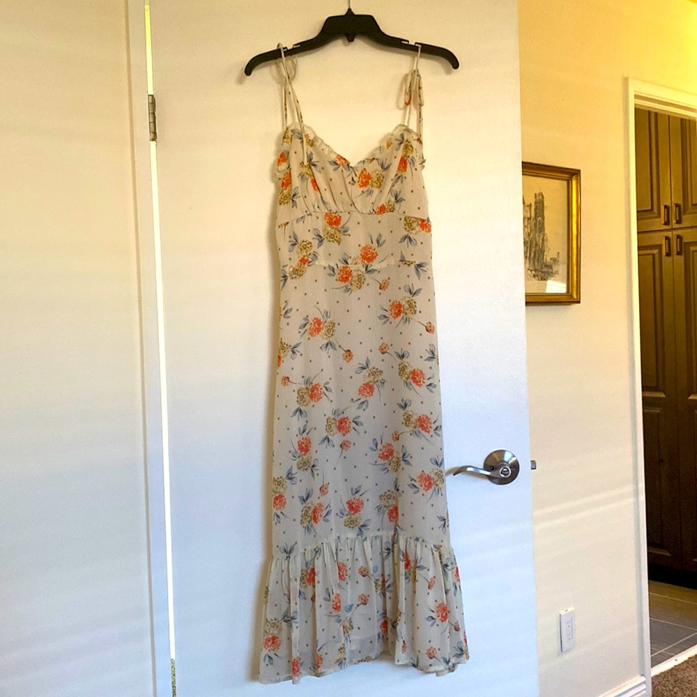 Off-white, floral midi dress!